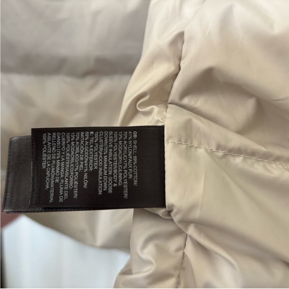 The North Face Women's Ski Jacket in Light Beige/Cream